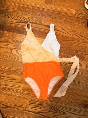 aava Colorblock One-Piece Swimsuit in Orange and Cream | S NWOT